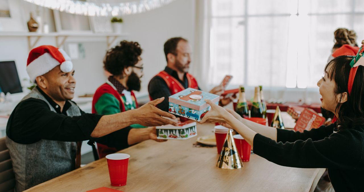How Do You Make a Corporate Holiday Party Fun?